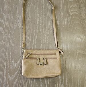 Stone Mountain Med.crossbody/ Reg/ Wristlet Purse Many Pockets Adjust Strap